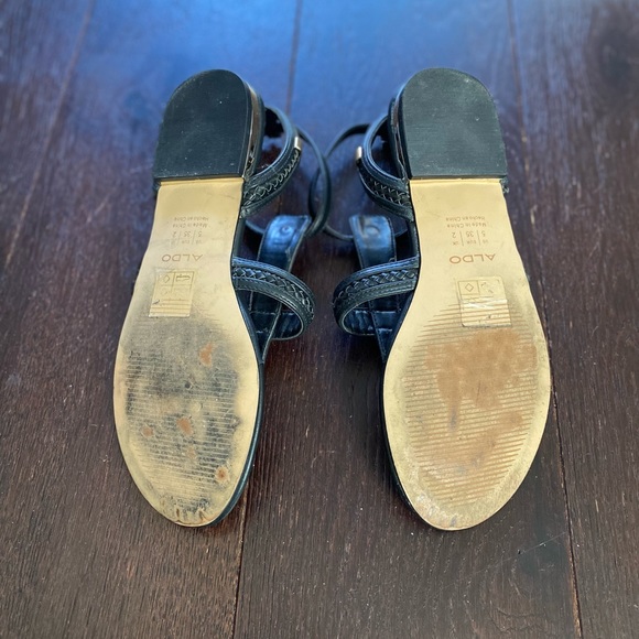 Aldo thong sandals size 5 - Picture 2 of 3